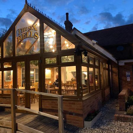 Hotel The Six Bells Beenham Exteriér fotografie