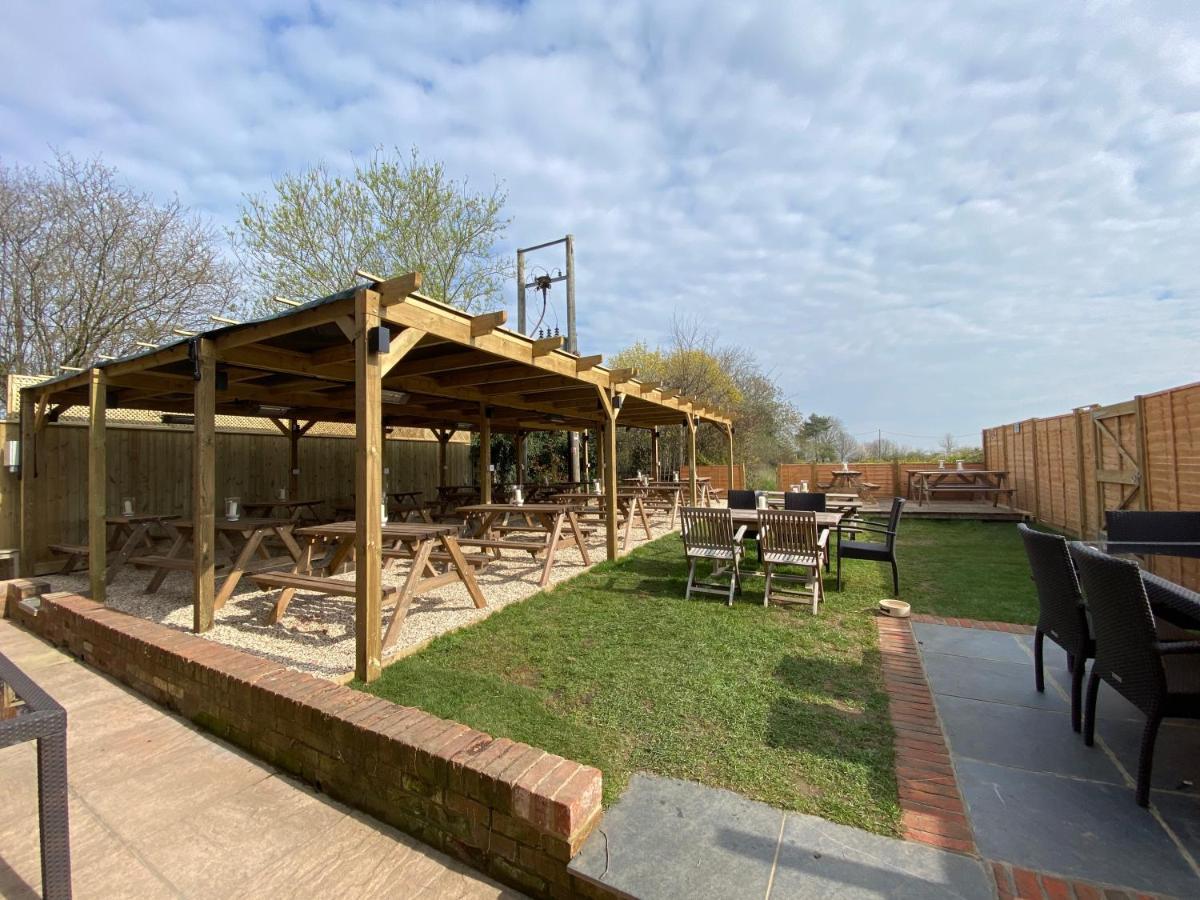 Hotel The Six Bells Beenham Exteriér fotografie