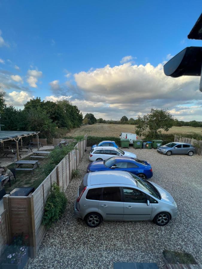 Hotel The Six Bells Beenham Exteriér fotografie