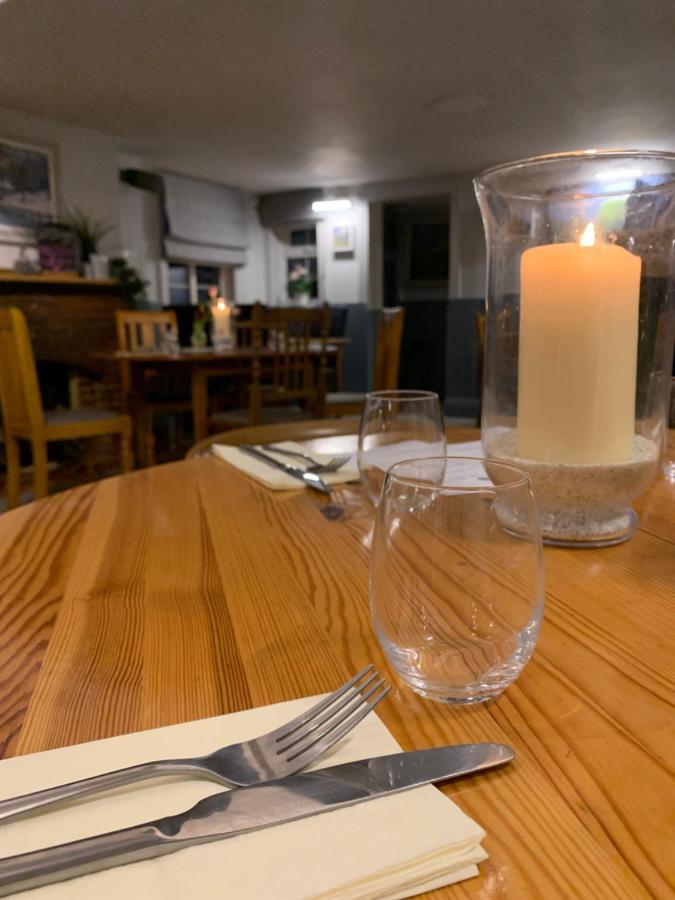 Hotel The Six Bells Beenham Exteriér fotografie